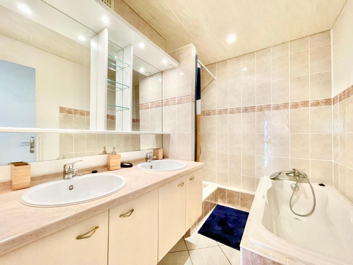 Colmar - La Cigogne - Balcon - Vue Degagee - Netflix - Wifi Fibre - Parking Gratuit - Quartier Populaire Apartamento Exterior foto